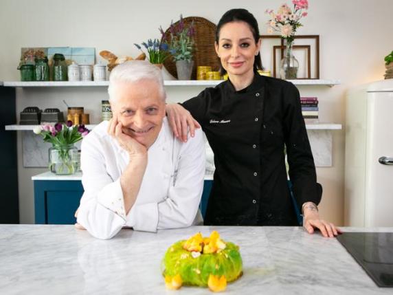 Come fare a casa il nido di Pasqua di Iginio e Debora Massari: la torta delle feste  - Corriere Tv