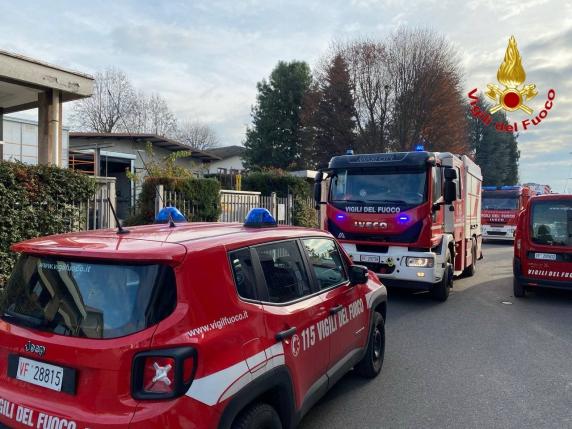 A Fuoco Ditta Tessile Di Olgiate Olona, Le Fiamme Distruggono Capannone ...