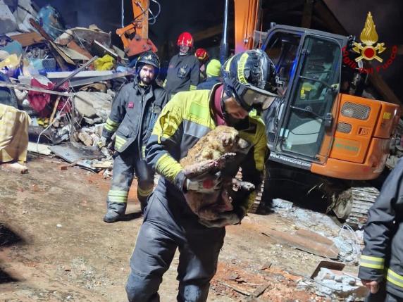 Asti, esplosione in una villetta dopo una fuga di gas: tre feriti