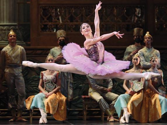 Alice Mariani: «Prima ballerina alla Scala ma preferisco le arie del Jova e d’estate corro in discoteca»