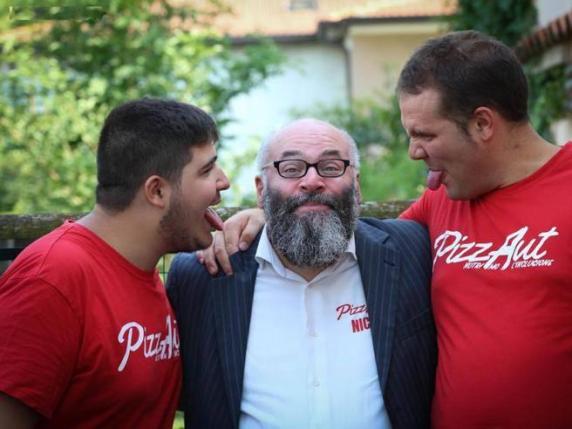 «PizzAut» raddoppia, il nuovo locale a Monza e i corsi di formazione: «Un'occasione per altri 20 ragazzi autistici»
