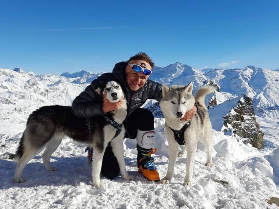 Madesimo, nella neve per recuperare i suoi cani: muore travolto da una valanga