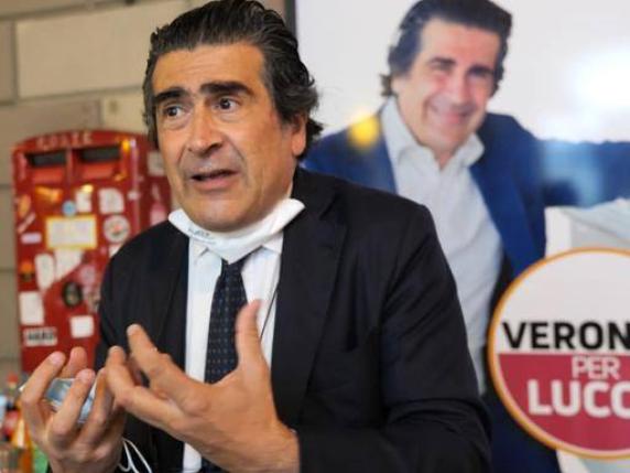 Alberto Veronesi, il salto triplo dal Pd a FdI. «Si dimetta dal comitato pucciniano»
