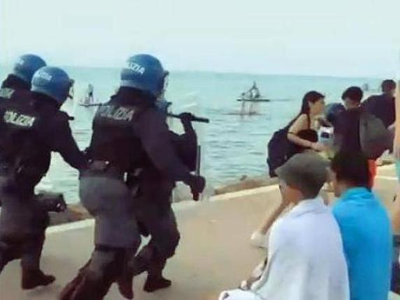 La polizia sulla spiaggia di Peschiera dopo la mega rissa del 2 giugno
