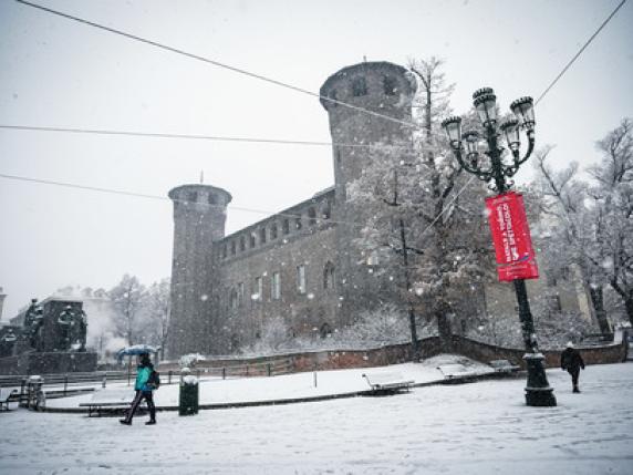Meteo Torino, prevista neve: operativi i mezzi spargisale. Freddo intenso sul Nord fino a giovedì