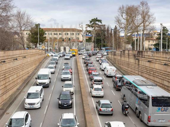 A Firenze ci sono 795 auto private ogni mille abitanti nell'area metropolitana