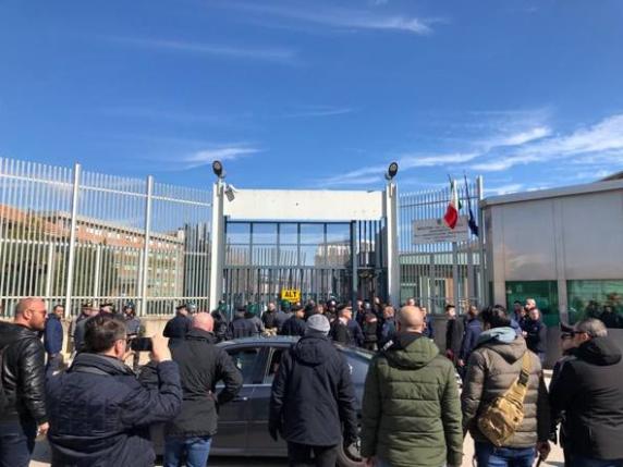 Maxi Evasione Da Carcere Foggia, Nove Ordini Di Carcerazione | Corriere.it