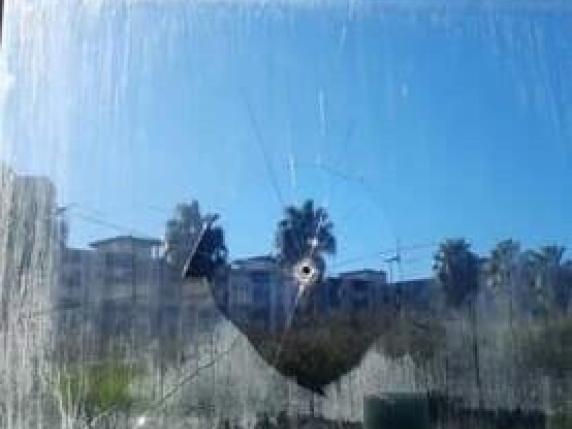 Brindisi, finestre rotte e danni alla piscina comunale. Il sindaco Rossi: «Si tratta di intimidazioni»