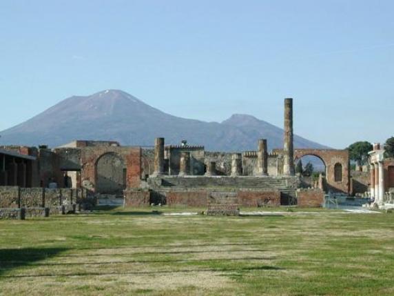 Scavi di Pompei, droni in volo per il monitoraggio del sito archeologico