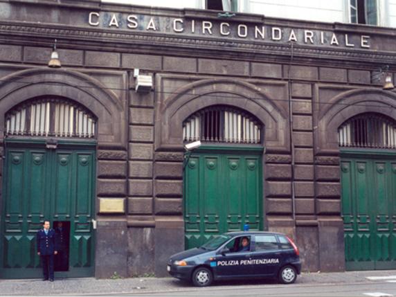 Napoli, prima unione civile nel carcere di Poggioreale. Giulio e Alberto: «Ricominciamo insieme»