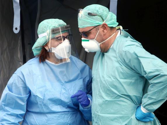 Covid, In Campania Obbligo Della Mascherina In Ospedali E Nelle Rsa ...