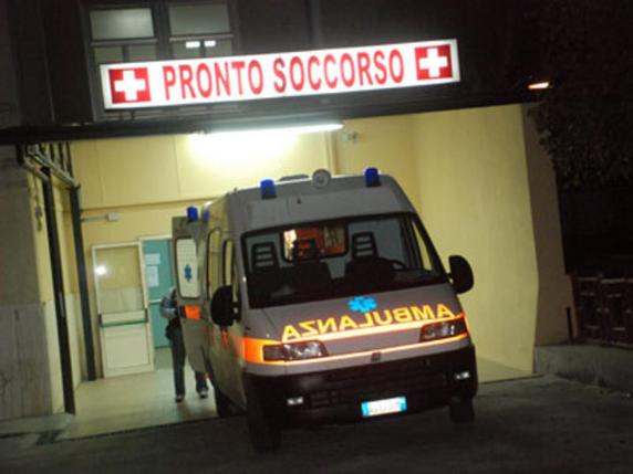 Ospedale Torre Del Greco, minaccia i medici con un coltello per essere visitato senza aspettare il suo turno