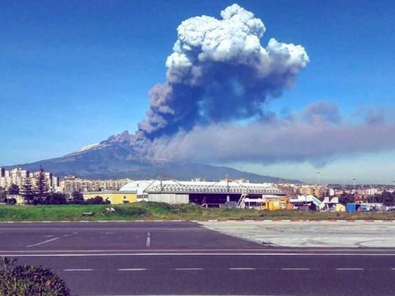 Catania, all’aeroporto arrivano i celiometri: «Monitoreranno la cenere vulcanica»