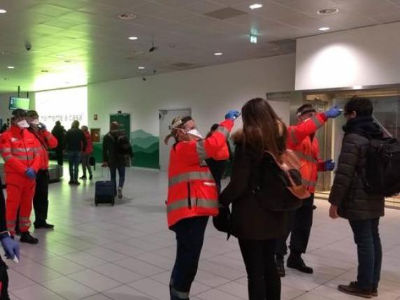 Contro l’epidemia nuovi scannere trenta medici nei due aeroporti