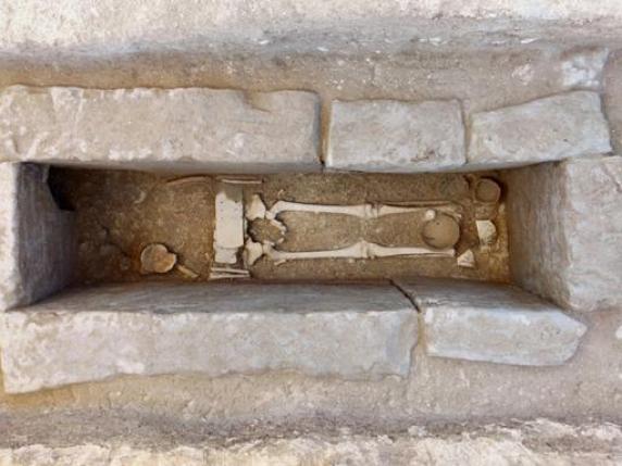 Scavi di Pontecagnano, ritrovata la tomba di un bambino guerriero etrusco