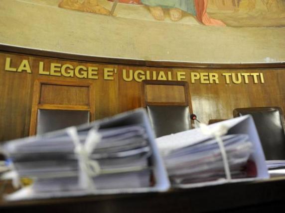 Torino, assolto dall'accusa di violenza sessuale perché la vittima «non urla»: si torna in aula per il sesto processo
