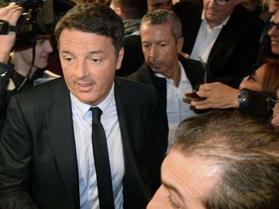 Renzi a Bari: «Dai sondaggi vien fuoriche il Pd sarà il primo partito»