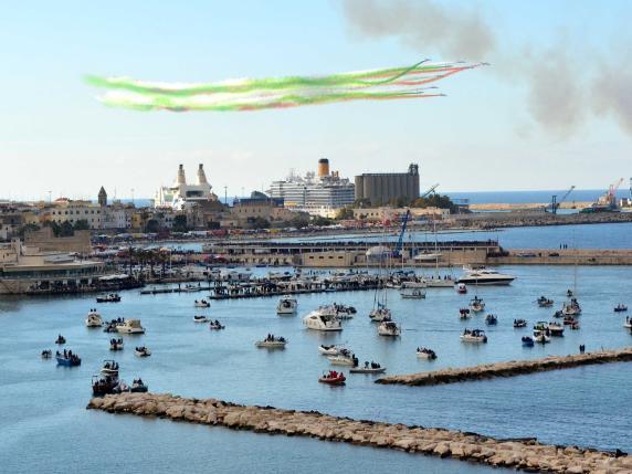 Le Frecce tricolori tornano a Bari: il 25 agosto sul lungomare per i 100 anni dell'Aeronautica