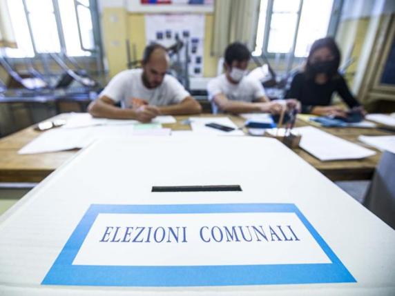Elezioni in undici Comuni a Bergamo: sindaco sfidato dall'impiegata della sua anagrafe