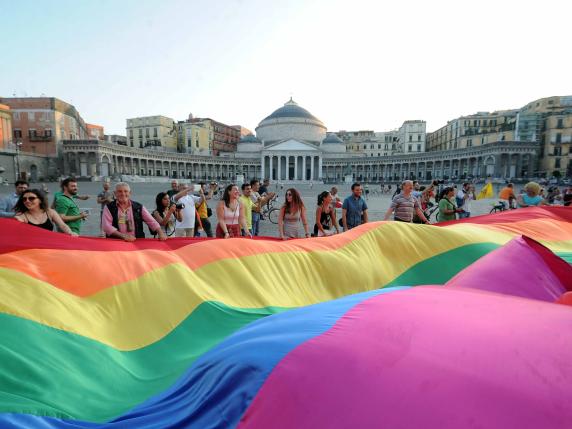 Il «Gay Pride» si farà a Bagnoli: «Crediamo nel riscatto dell’area»