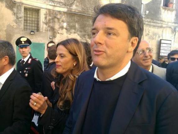 Renzi a Paestum elogia De Luca. E poi scherza: «Mi portava sempre le mozzarelle a Palazzo Chigi»