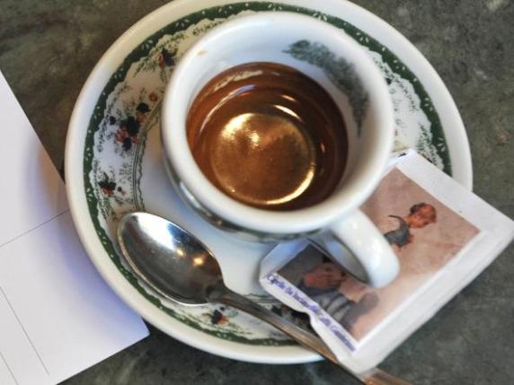 Azzano San Paolo, il «caffè sospeso» per i nonni del paese