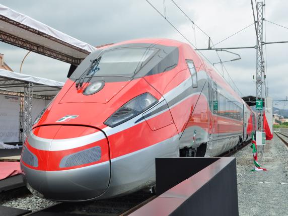 Treni, Bari-Roma in 3 ore e mezzaDal 28 sfida agli aerei a 60 euro