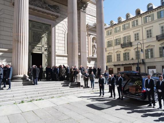 Funerali Rolando Picchioni, l'ultimo saluto della città (ma senza istituzioni)