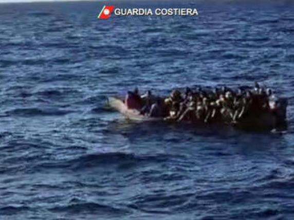 Migranti, trovato cadavere in mare davanti a Lampedusa