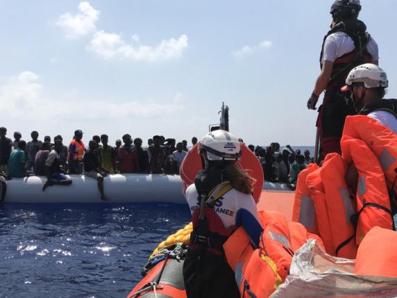Migranti, altri 500 arrivati nella notte tra Augusta e Catania dopo il salvataggio in mare
