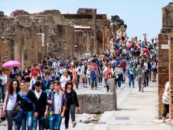 Musei e parchi archeologici gratuiti, Pompei supera il Colosseo. La Reggia di Caserta è terza