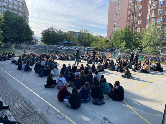 Torino, scuola chiusa il sabato al Cottini. Protestano gli studenti: «Così orario disumano»