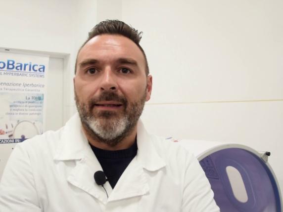 Simone Santopietro, il medico che ha salvato il tifoso della Fiorentina a Basilea: