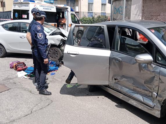 Incidente A Vigevano, Muore Bimba Di 5 Anni: Sbalzata Fuori Dal ...