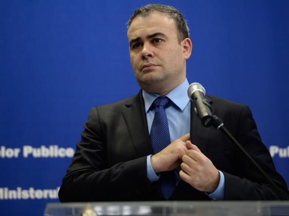 Vâlcov Bogdan si costituisce a Portici. L'ex ministro delle Finanze rumeno ricercato per corruzione