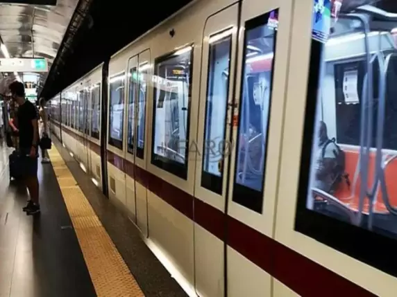 Metro San Giovanni, spruzzano spray al peperoncino: tosse e problemi respiratori tra i passeggeri