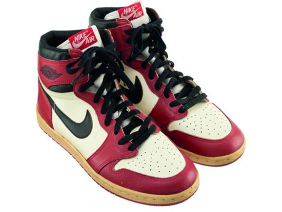 Bolaffi si aggiudica sneakers di Michael Jordan del 1985 firmate dalla star del basket