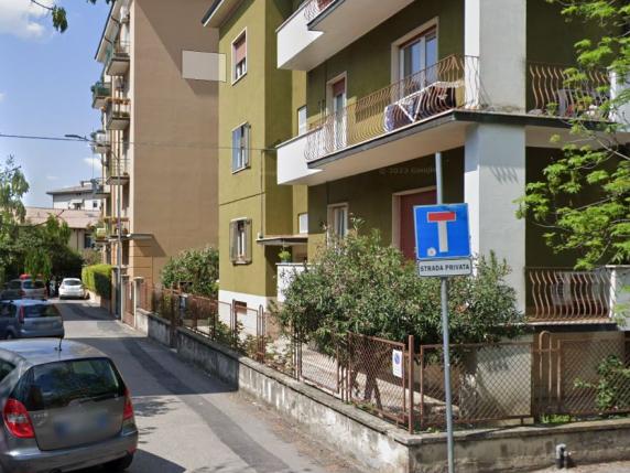 Verona, anziana morta nel letto da 5 anni: il figlio si presenta alla Polizia locale