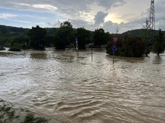 Il maltempo colpisce ancora: allagamenti ad Arezzo, bomba d'acqua a Badesse. Domani nuova allerta gialla