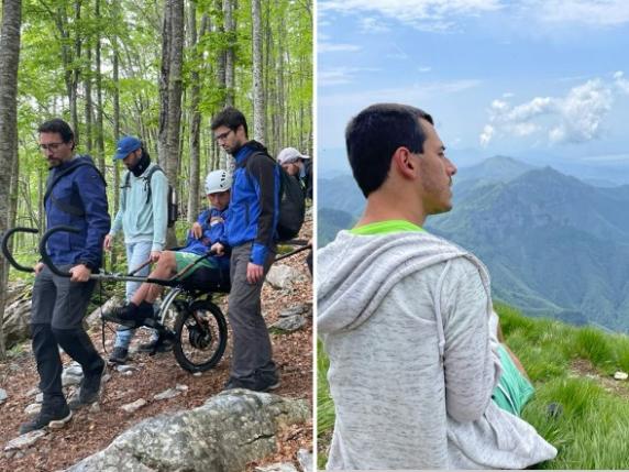 Michele Corfini e la scalata sulla Pania della Croce con carrozzina da trekking e 25 amici: «Una giornata epica»