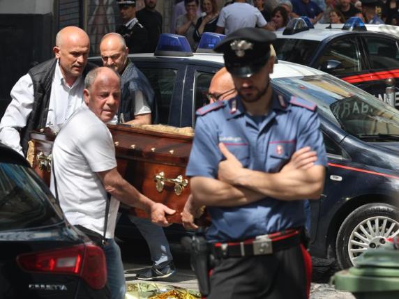 Duplice omicidio a Sant'Antimo, morti un uomo e una donna: erano cognati