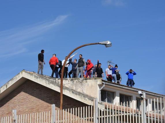 Maxi Evasione Dal Carcere Di Foggia Dopo La Rivolta Per L'emergenza ...