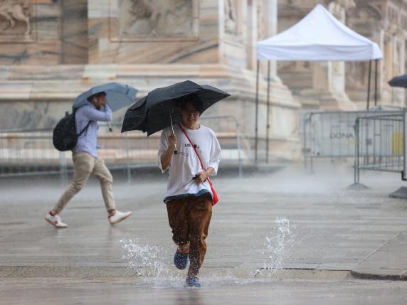 Ancora Un Nubifragio A Milano, Pioggia Forte, Grandine E Nebbia Dalla ...