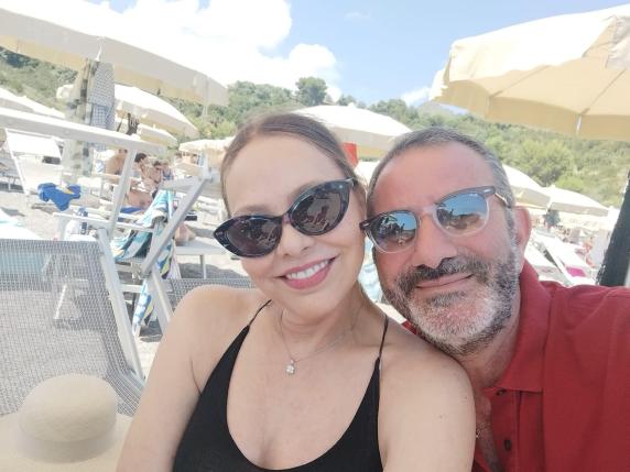 Ornella Muti a Palinuro con i nipoti: escursioni in barca e selfie con gli ammiratori