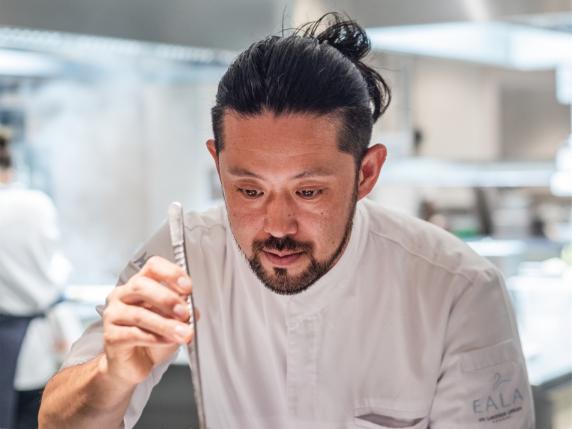 Akio Fujita, un giapponese sul Garda in cucina: «Shitake e coregone, perché no?»
