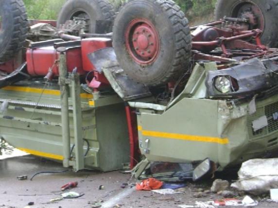 Ragusa, autobotte si ribalta: morta operaia forestale