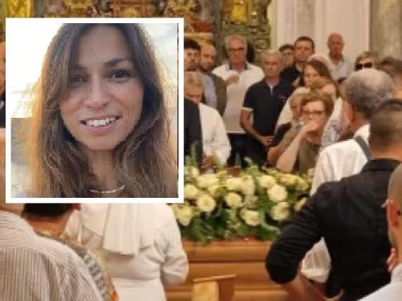 Assassinata dall'ex, folla in chiesa a Salemi per Marisa Leo uccisa a colpi di carabina