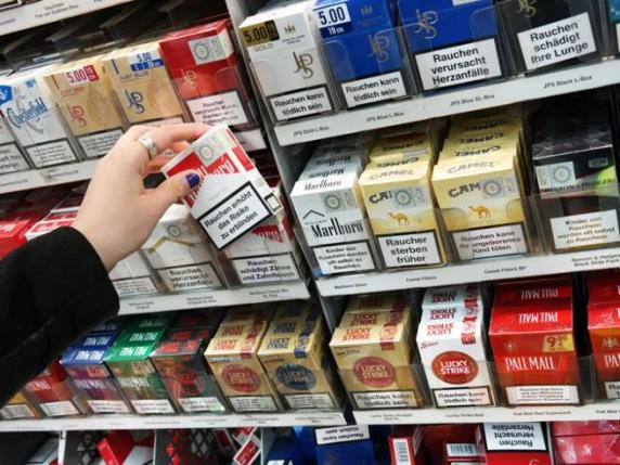 Vende sigarette a un quindicenne: multa dal mille euro per un tabaccaio di Andria
