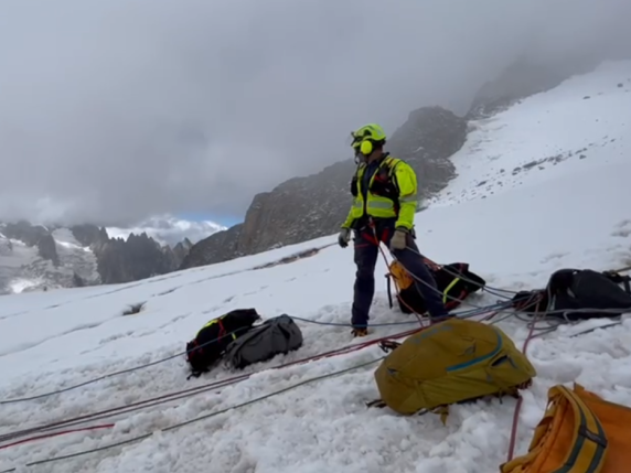 Alpinista in un crepaccio del Bianco salvato da un intervento congiunto italo-francese