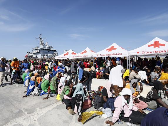 In arrivo in Toscana 400 migranti da Lampedusa ma i posti